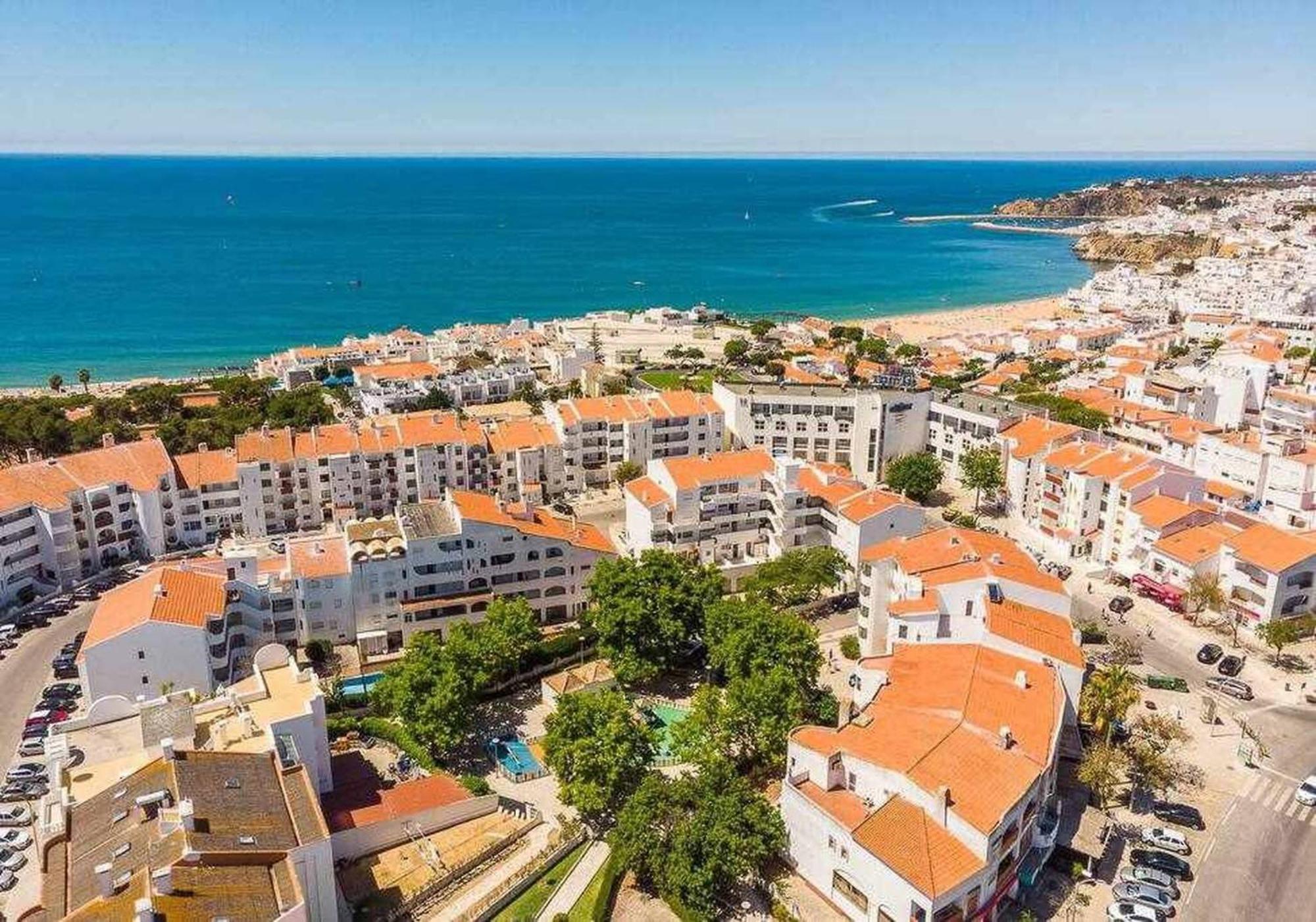 Central Town 2-Bedroom Apartment Albufeira Exterior photo