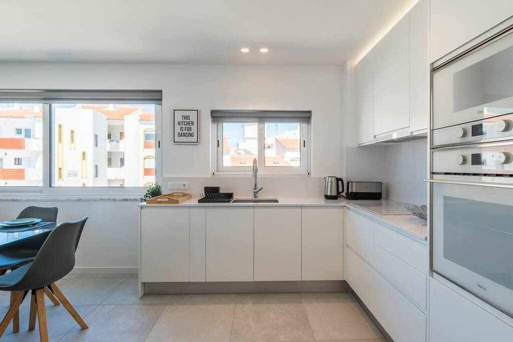 Central Town 2-Bedroom Apartment Albufeira Exterior photo